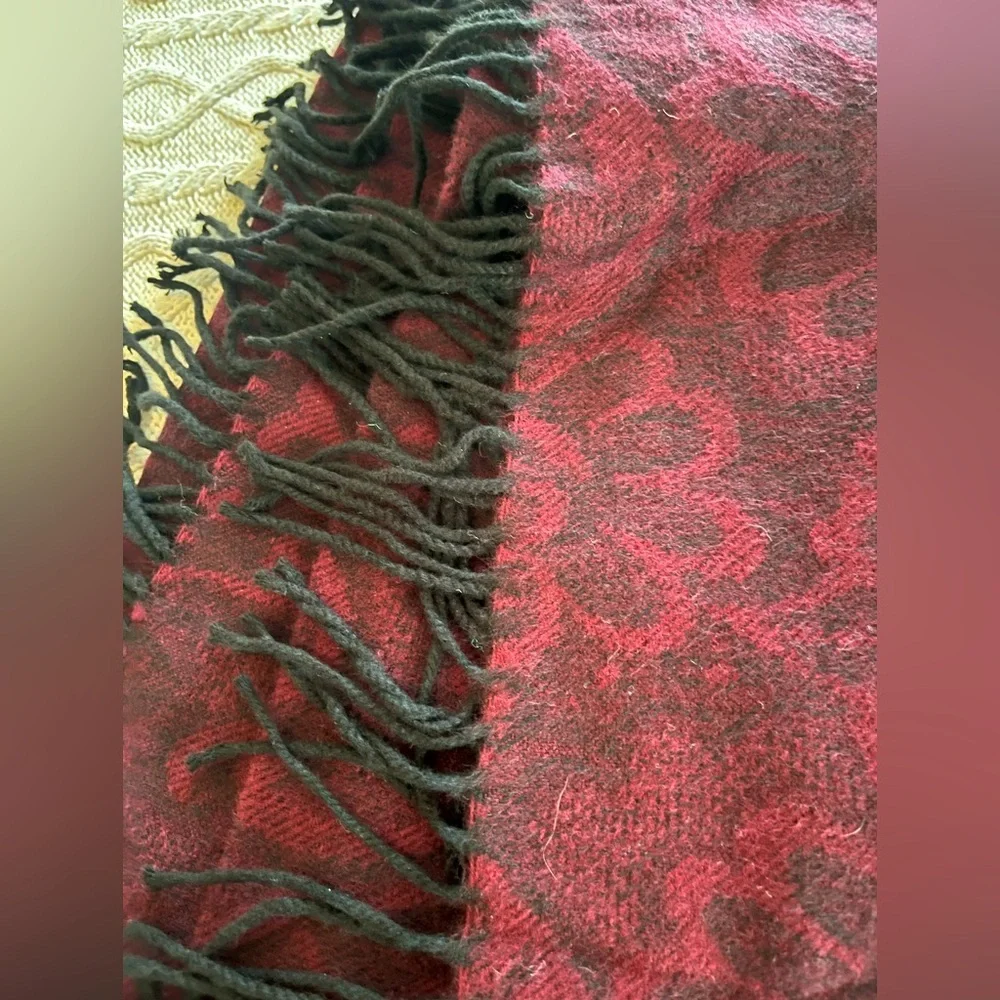 NEW! Amanda Smith Designer Acrylic Scarf, Made in Italy - Picture 1 of 8